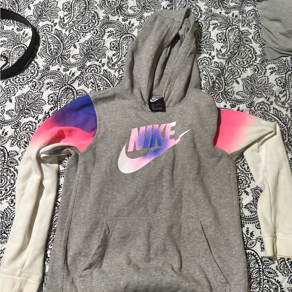 Nike kids LG hoodie